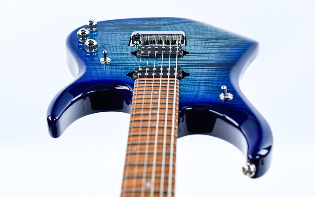 Music Man JP15 Cerulean Paradise Flamed Maple | The